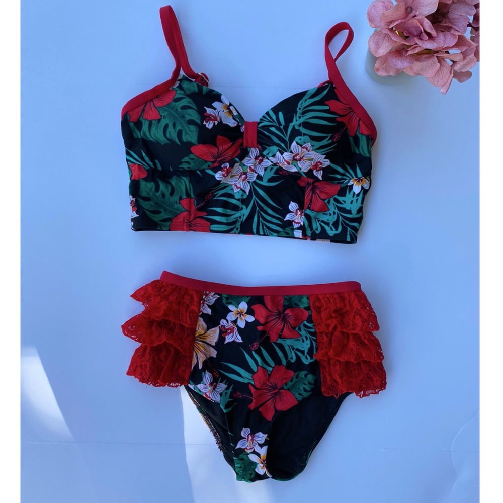 Beyond the wave swim two pc high waisted SZ 10 (L)